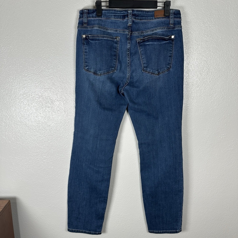 Judy Blue Straight Fit Jeans Womens Size 13/31 Medium Wash Denim Stretch - Picture 3 of 6